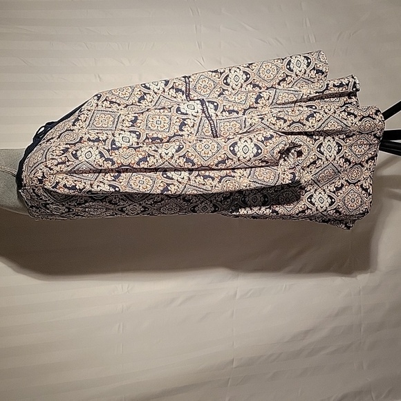 BloomChic Bandana Print Tassels Tie Neck Flutter Sleeve Blouse, Size: 18-20, NWT - Picture 6 of 9